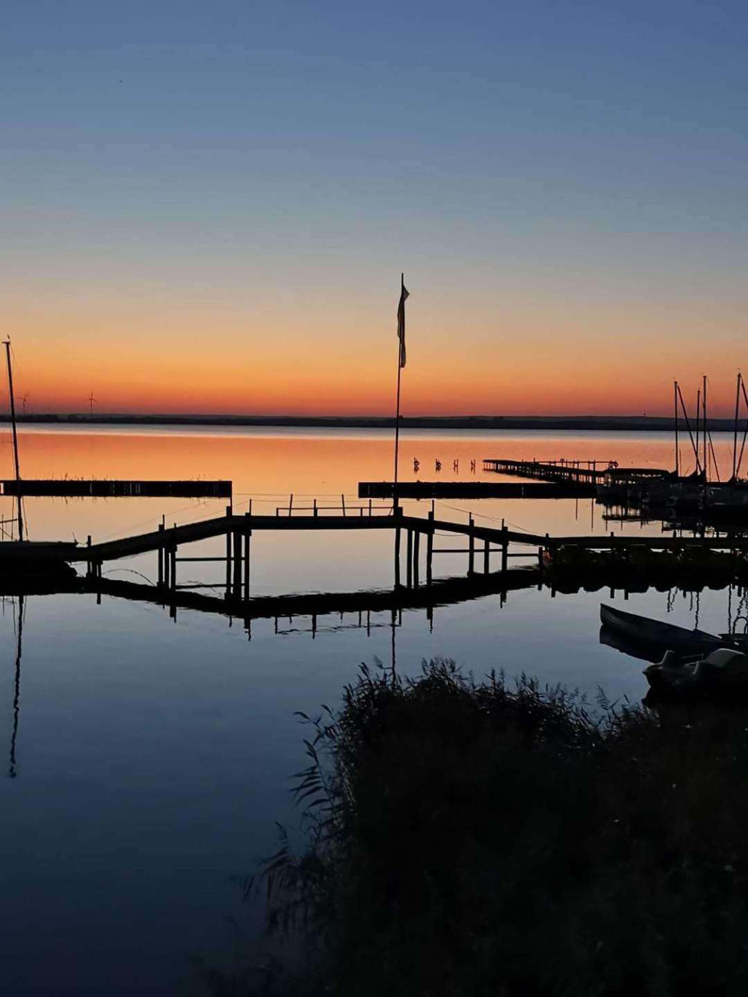 Duemmerliebe Mit Garten, 10 Min. Fusslaeufig Zum See Hüde Eksteriør bilde